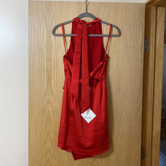 Red halter mini dress - Picture 2 of 4